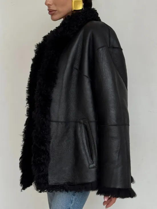 Черная двусторонняя женская дубленка зима 2025