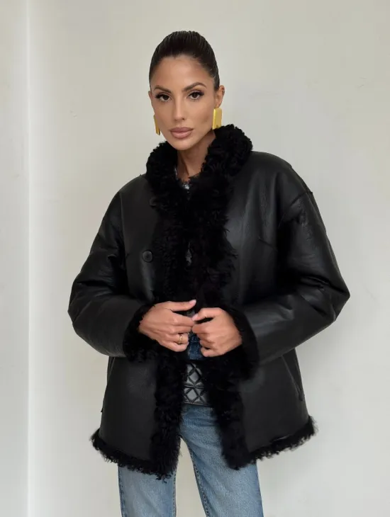 Черная двусторонняя женская дубленка зима 2025