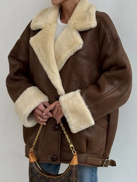 Коричневая женская винтажная дубленка на пуговицах