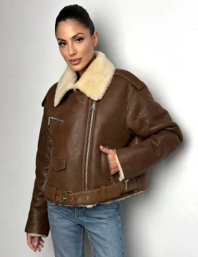 Короткая зимняя женская дубленка авиатор