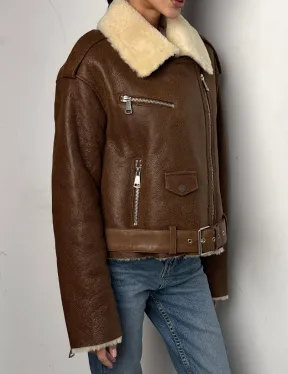 Короткая зимняя женская дубленка авиатор