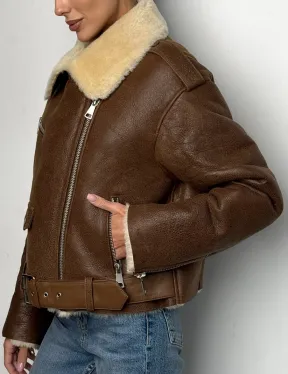 Короткая зимняя женская дубленка авиатор