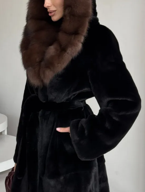 Шуба женская из норки PREMIUM с капюшоном кобра из меха куницы