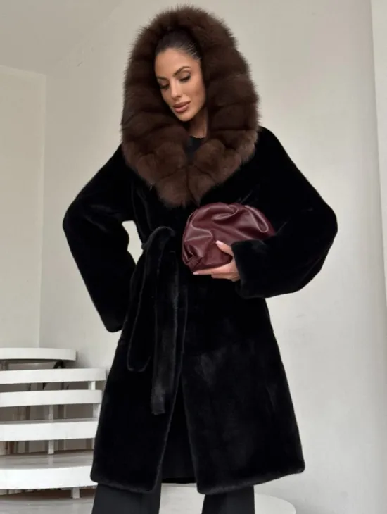 Шуба женская из норки PREMIUM с капюшоном кобра из меха куницы
