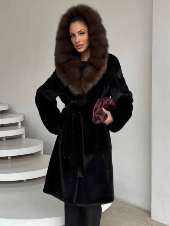 Шуба женская из норки PREMIUM с капюшоном кобра из меха куницы