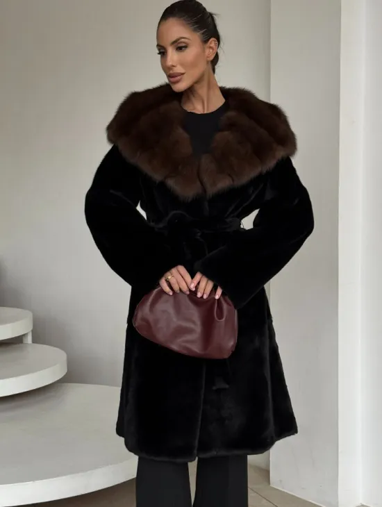Шуба женская из норки PREMIUM с капюшоном кобра из меха куницы