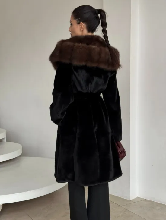 Шуба женская из норки PREMIUM с капюшоном кобра из меха куницы