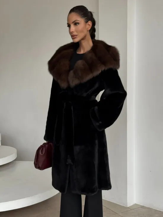 Шуба женская из норки PREMIUM с капюшоном кобра из меха куницы