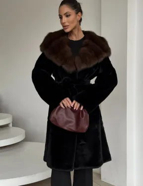 Шуба женская из норки PREMIUM с капюшоном кобра из меха куницы