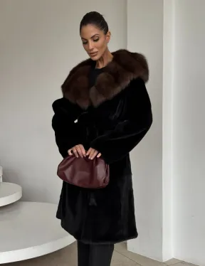 Шуба женская из норки PREMIUM с капюшоном кобра из меха куницы