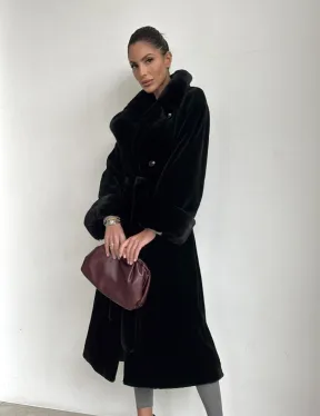 Элитная шуба из меха стриженой черной норки