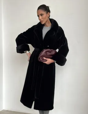 Элитная шуба из меха стриженой черной норки