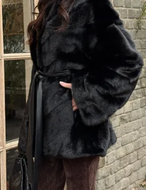 Черный норковый полушубок с воротником V-образным