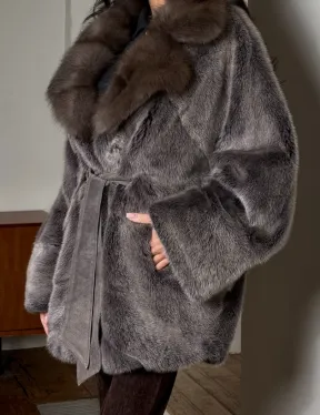 Женский норковый полушубок с воротником из куницы, фасон - летучая мышь