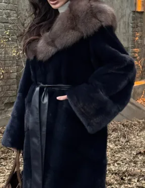 Норковая шуба с капюшоном из натурального меха куницы