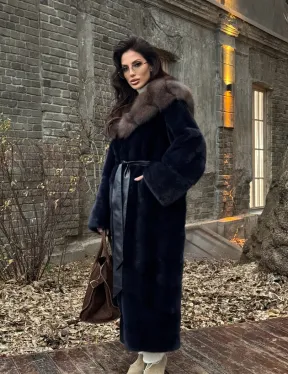 Норковая шуба с капюшоном из натурального меха куницы