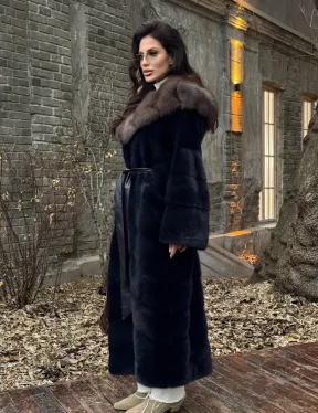 Норковая шуба с капюшоном из натурального меха куницы
