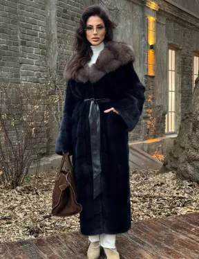 Норковая шуба с капюшоном из натурального меха куницы