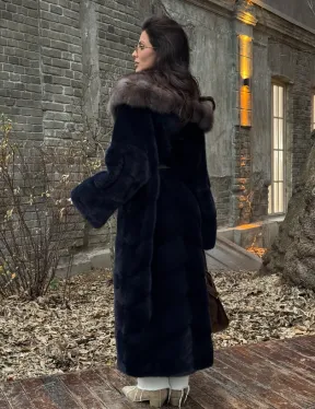 Норковая шуба с капюшоном из натурального меха куницы