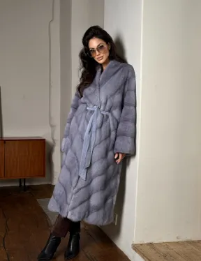 Модная женская шуба из меха норки с V-образным воротником