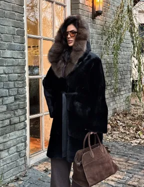 Норковая шуба Blackglama с капюшоном из меха куницы