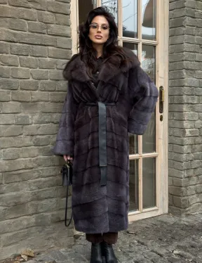 Удлиненная шуба из меха норки с капюшоном куница