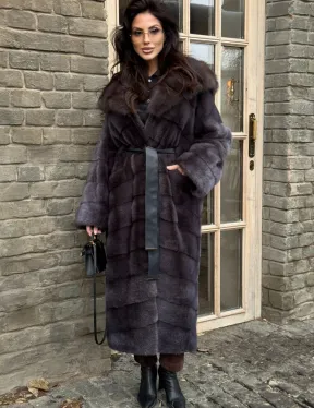 Удлиненная шуба из меха норки с капюшоном куница