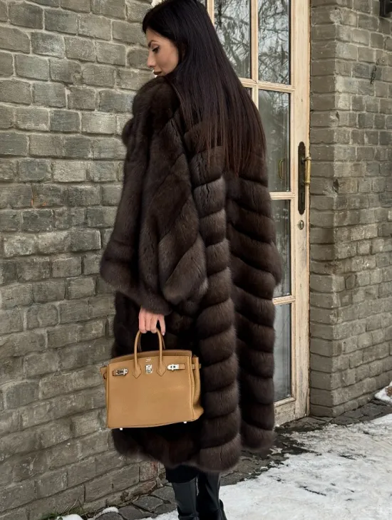 Роскошное манто из меха баргузинского соболя (седина 1)  летучая мышь