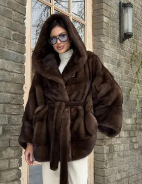 Полушубок из натурального меха норки Nafa mink в цвете соболь с капюшоном, фасон - летучая мышь