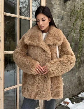 Шуба - дубленка из овчины в бежевом цвете