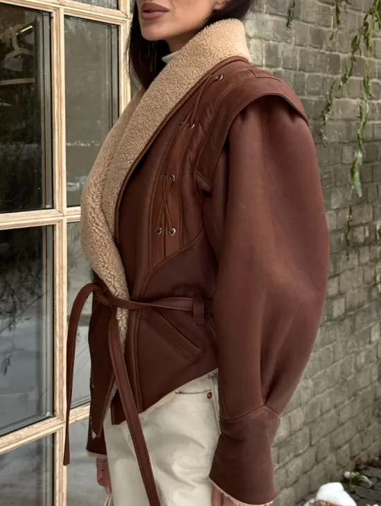 Стильная куртка - дублёнка на запах с поясом