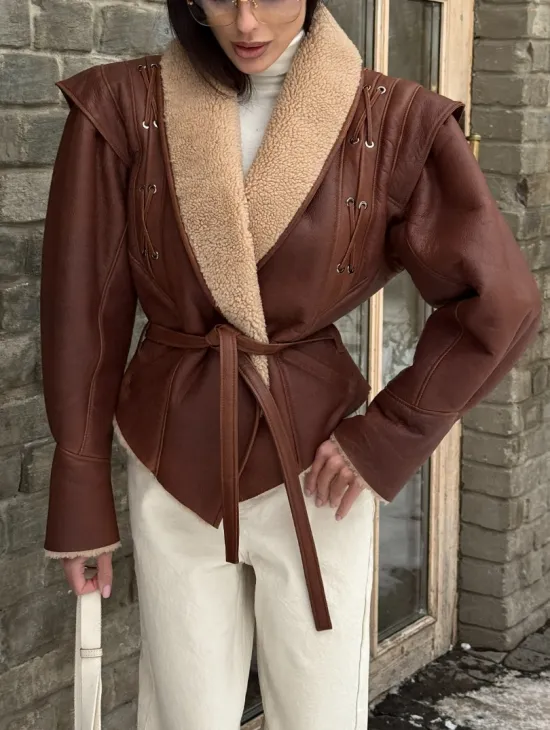 Стильная куртка - дублёнка на запах с поясом