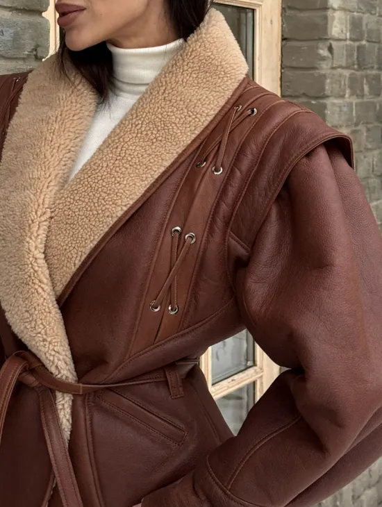 Стильная куртка - дублёнка на запах с поясом