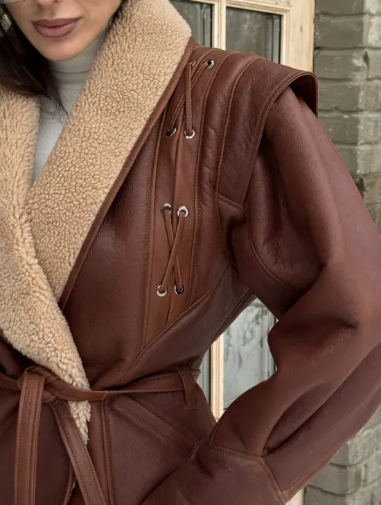 Стильная куртка - дублёнка на запах с поясом