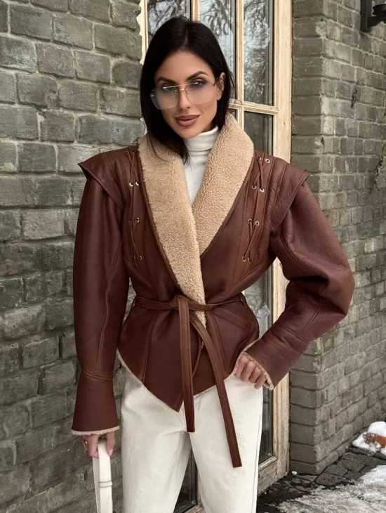 Стильная куртка - дублёнка на запах с поясом