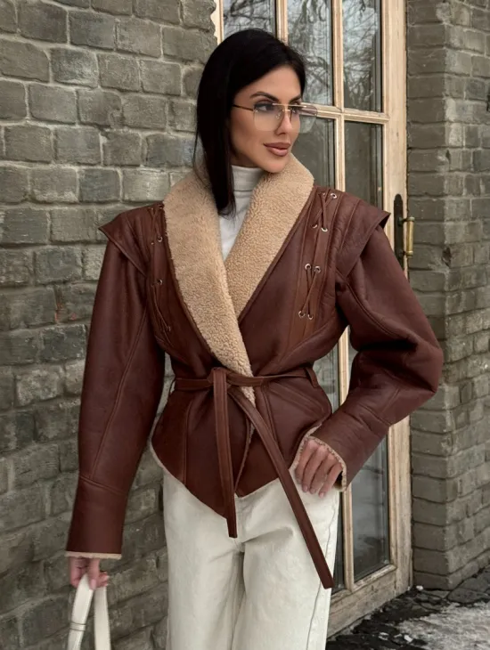 Стильная куртка - дублёнка на запах с поясом