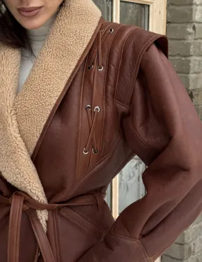 Стильная куртка - дублёнка на запах с поясом