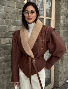 Стильная куртка - дублёнка на запах с поясом