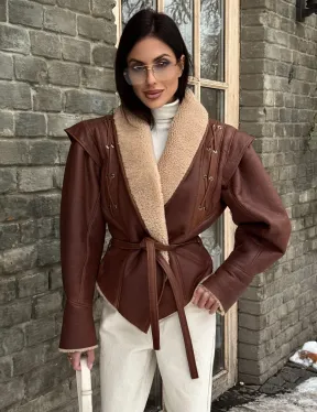 Стильная куртка - дублёнка на запах с поясом