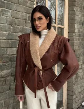 Стильная куртка - дублёнка на запах с поясом