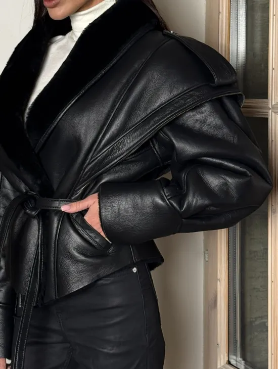 Черная куртка - дубленка из натуральной овчины на запах с поясом