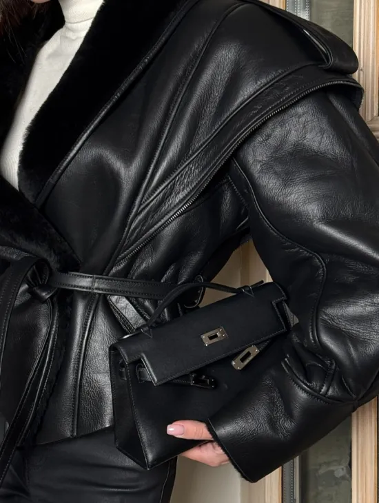 Черная куртка - дубленка из натуральной овчины на запах с поясом