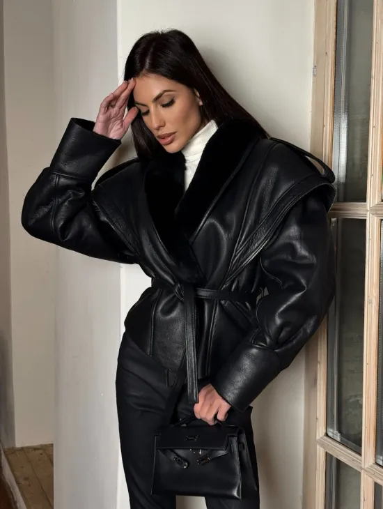 Черная куртка - дубленка из натуральной овчины на запах с поясом