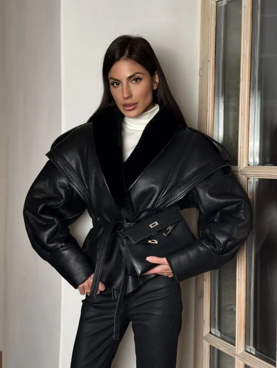 Черная куртка - дубленка из натуральной овчины на запах с поясом