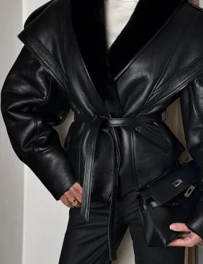 Черная куртка - дубленка из натуральной овчины на запах с поясом