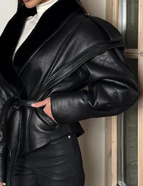 Черная куртка - дубленка из натуральной овчины на запах с поясом