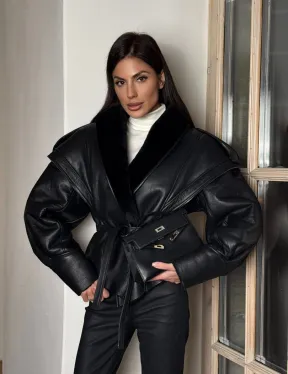 Черная куртка - дубленка из натуральной овчины на запах с поясом