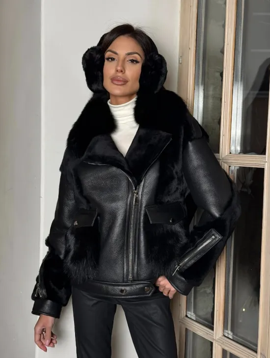 Черная дубленка на молнии с меховым воротником из финского песца