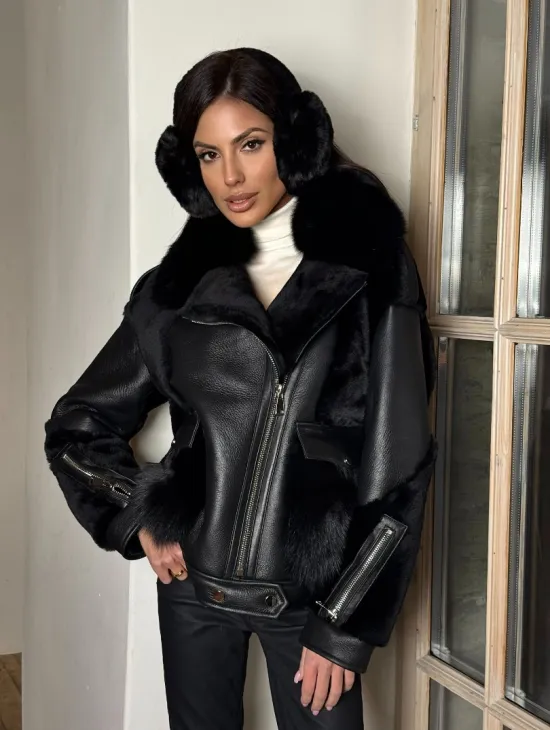 Черная дубленка на молнии с меховым воротником из финского песца