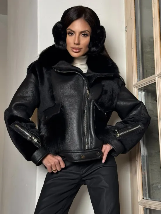 Черная дубленка на молнии с меховым воротником из финского песца